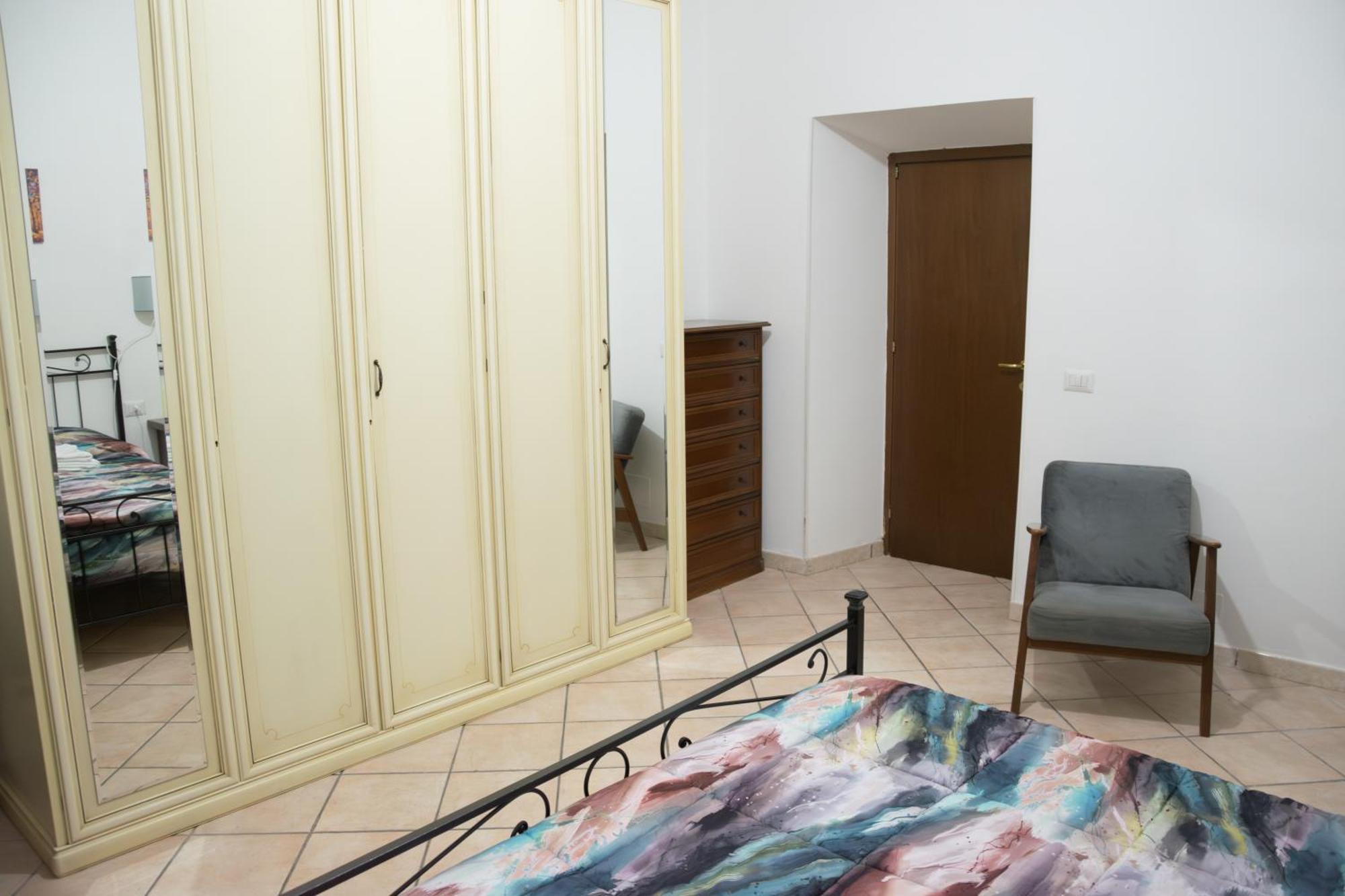 Appartamento Casa Di Roberto - Metro E Servizi A Due Passi! *