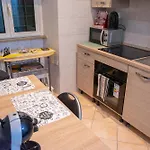 Casa Di Roberto - Metro E Servizi A Due Passi!